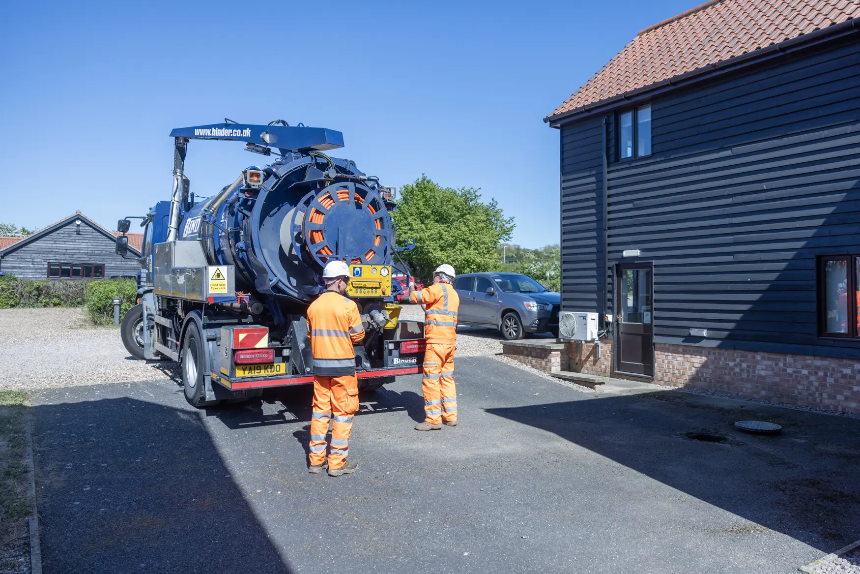 Jetter on site with hose
